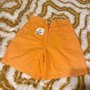 Vintage 1990’s Orange high waist denim shorts! size 36